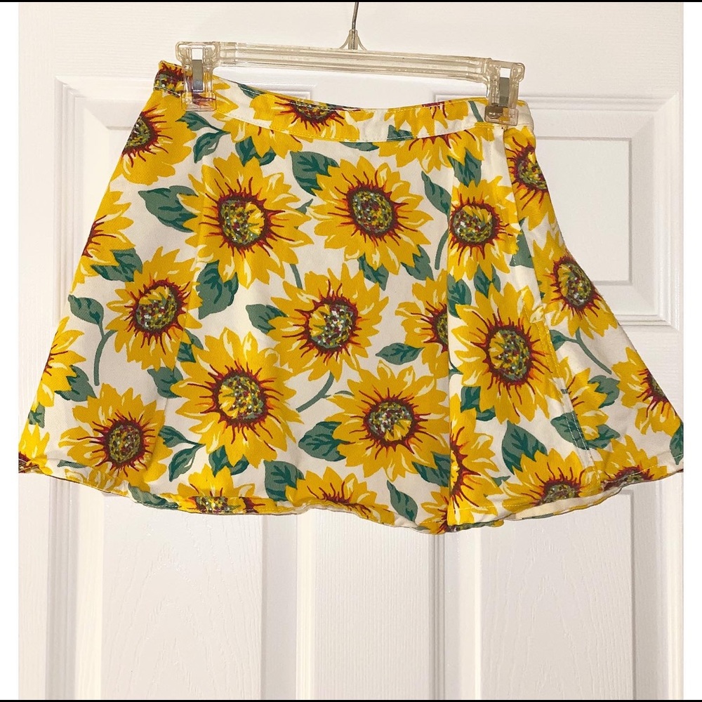 AMERICAN APPAREL DENIM SUNFLOWER SKIRT - Picture 3 of 3